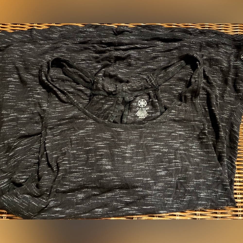 ⭐️3/$15⭐️GAIAM Charcoal/Black tank top with white accents - Picture 3 of 6